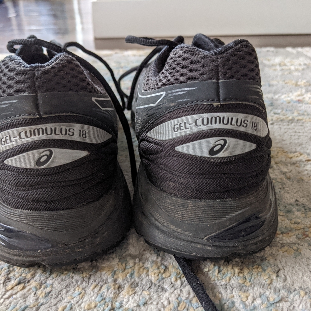 Asics gel cumulus shoe